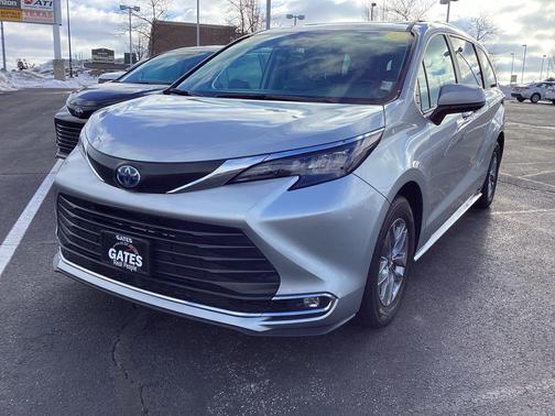 2024 Toyota Sienna XLE