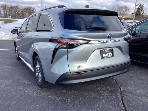 2024 Toyota Sienna XLE