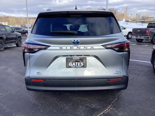 2024 Toyota Sienna XLE