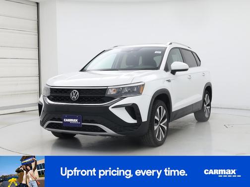 White 2024 Volkswagen Taos SE