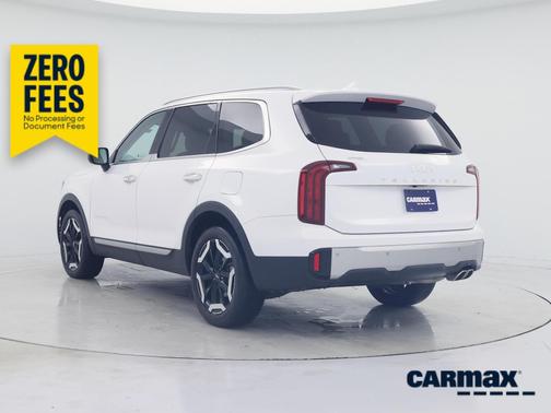 White 2023 Kia Telluride S