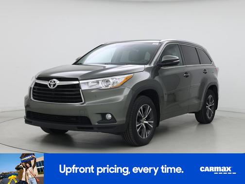 Green 2016 Toyota Highlander XLE