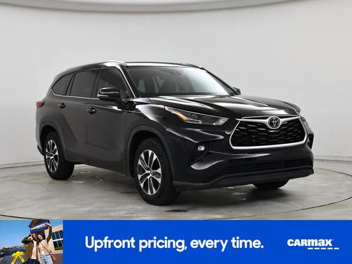 Black 2022 Toyota Highlander XLE