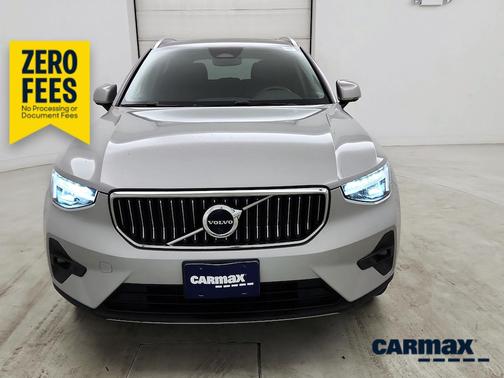 Gray 2023 Volvo XC40 B4 Plus Bright Theme