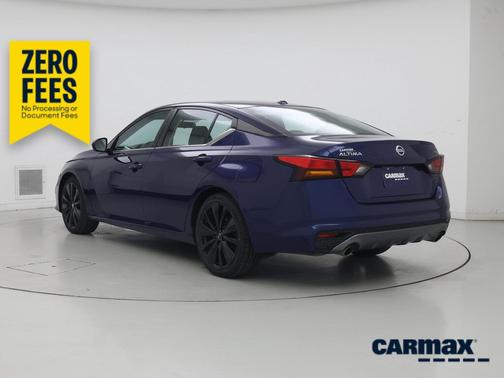 Blue 2019 Nissan Altima SR