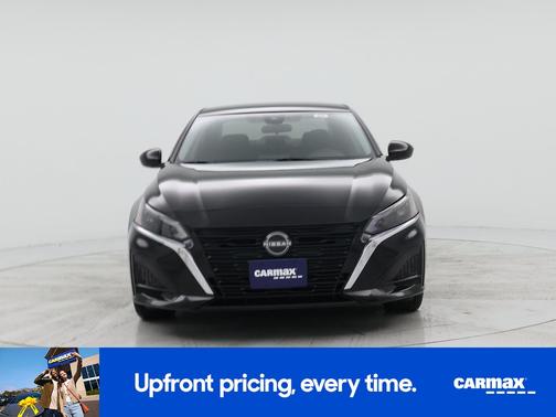 Black 2023 Nissan Altima SV
