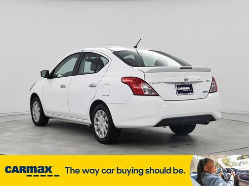 2016 Nissan Versa SV