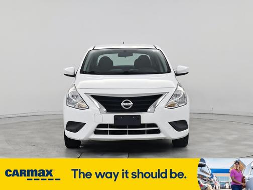 2016 Nissan Versa SV