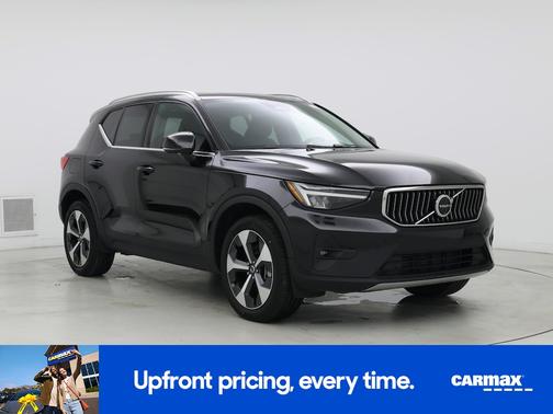 2024 Volvo XC40 B5 Plus Bright Theme