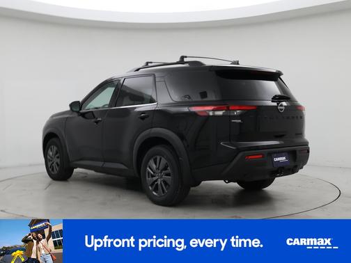 2023 Nissan Pathfinder SV