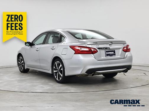 Silver 2016 Nissan Altima SR