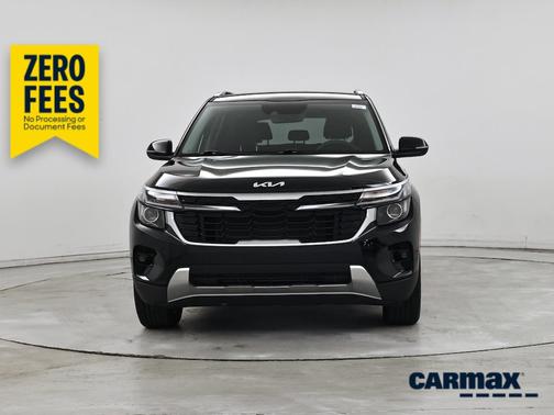 Black 2024 Kia Seltos EX