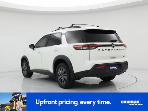 White 2023 Nissan Pathfinder SV