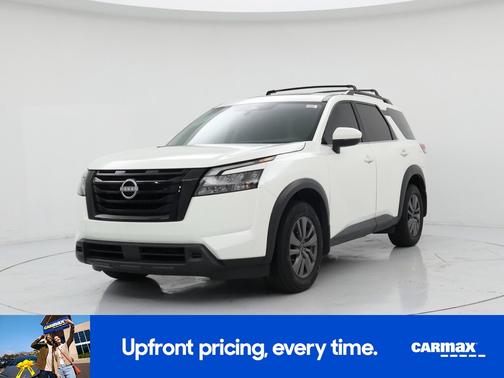 White 2023 Nissan Pathfinder SV