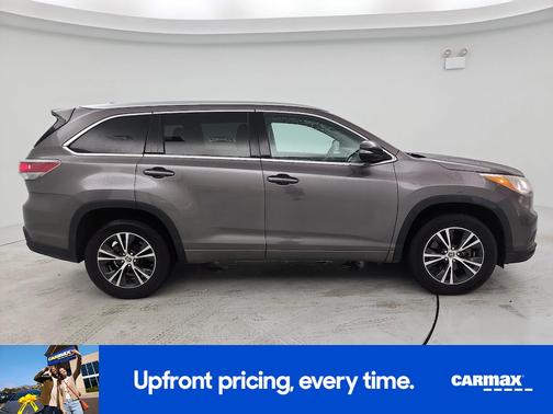 Silver 2016 Toyota Highlander XLE