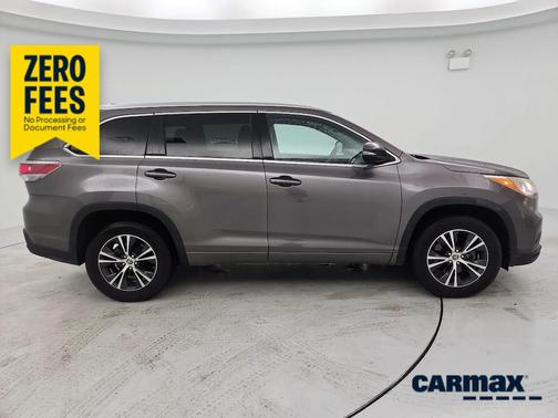 Silver 2016 Toyota Highlander XLE