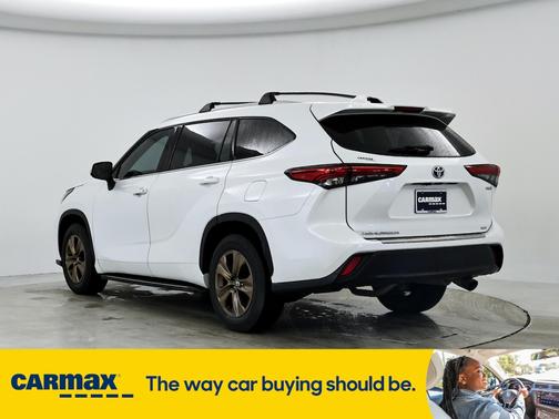 2022 Toyota Highlander Hybrid XLE Bronze