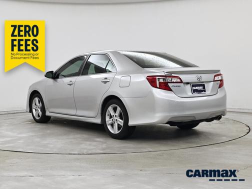 Silver 2014 Toyota Camry SE