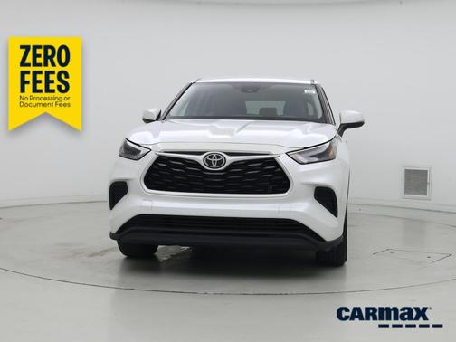 White 2022 Toyota Highlander L