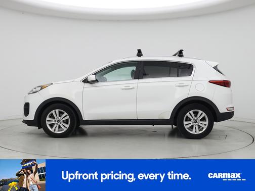 White 2017 Kia Sportage LX