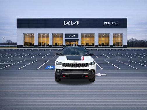 Bright White Clearcoat 2025 Jeep Compass Trailhawk