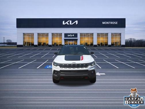 Bright White Clearcoat 2025 Jeep Compass Trailhawk