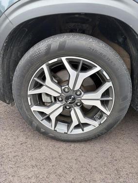 Gravity Gray 2022 Kia Seltos EX