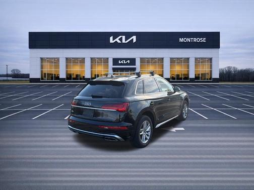 Mythos Black Metallic 2023 Audi Q5 45 S line quattro Premium