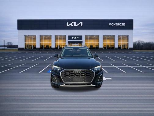 Mythos Black Metallic 2023 Audi Q5 45 S line quattro Premium