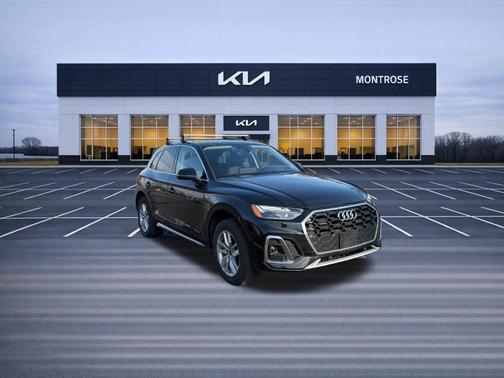 Mythos Black Metallic 2023 Audi Q5 45 S line quattro Premium