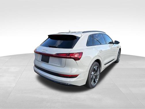 2021 Audi e-tron Premium