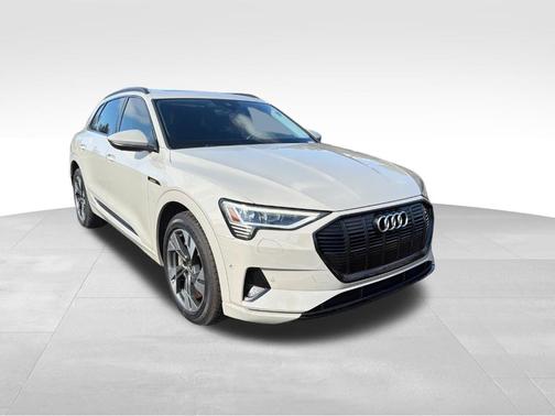 2021 Audi e-tron Premium
