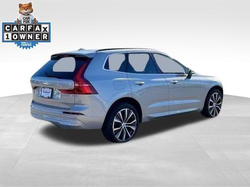 2022 Volvo XC60 B5 Momentum