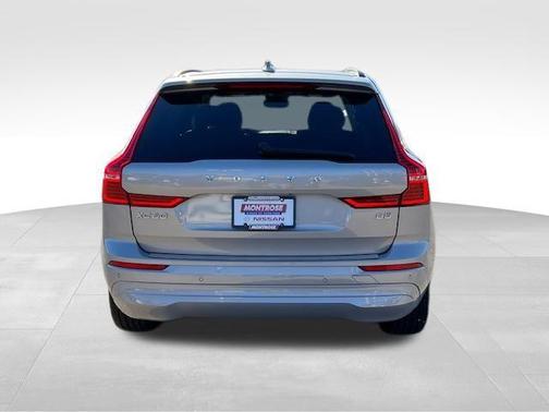 2022 Volvo XC60 B5 Momentum