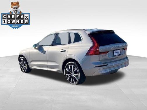 2022 Volvo XC60 B5 Momentum