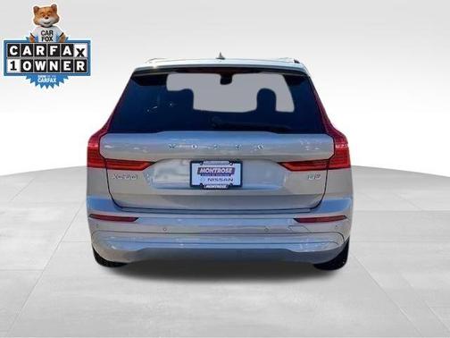 2022 Volvo XC60 B5 Momentum