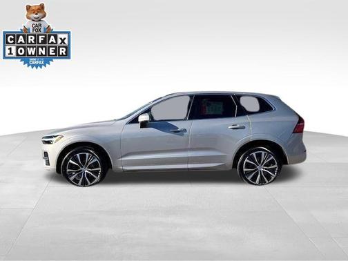 2022 Volvo XC60 B5 Momentum