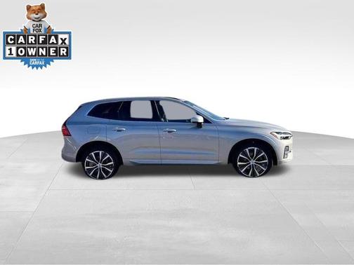 2022 Volvo XC60 B5 Momentum