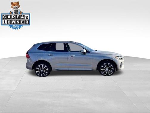 2022 Volvo XC60 B5 Momentum