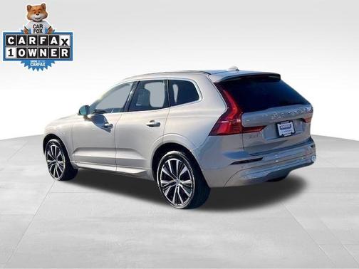 2022 Volvo XC60 B5 Momentum