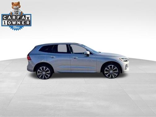 2022 Volvo XC60 B5 Momentum