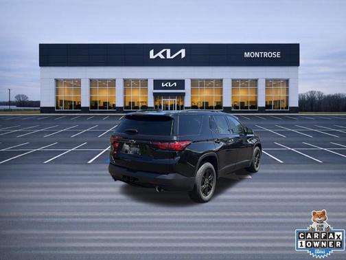 Black Metallic 2023 Chevrolet Traverse LT Cloth
