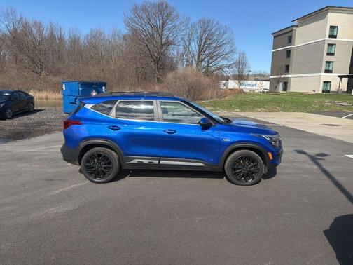 2022 Kia Seltos Nightfall