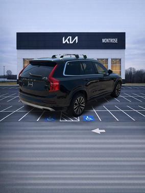 2021 Volvo XC90 T6 Momentum 7 Passenger