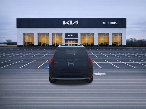 Onyx Black Metallic 2021 Volvo XC90 T6 Momentum 7 Passenger