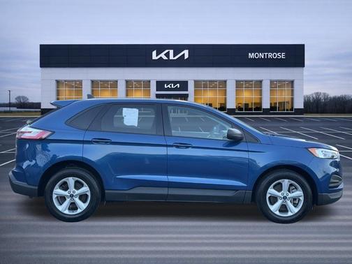 Blue Metallic 2022 Ford Edge SE