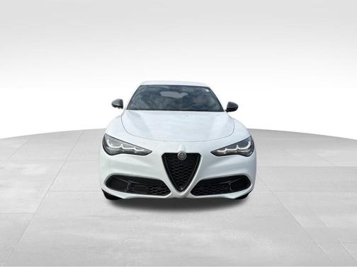 2024 Alfa Romeo Stelvio Base