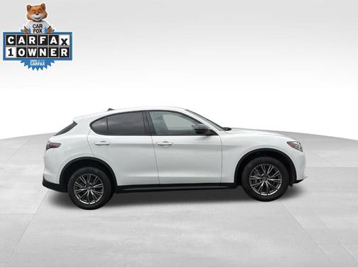 2024 Alfa Romeo Stelvio Base