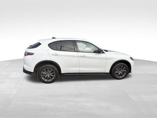 2024 Alfa Romeo Stelvio Base