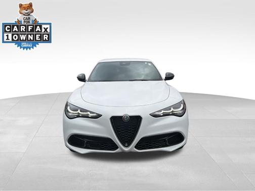 2024 Alfa Romeo Stelvio Base